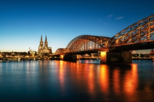 Date-Ideen in Köln: Kölner Dom und Brücke